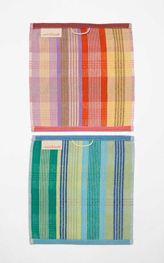 Multi-Klude med farvestrående tern · Lavet af garnrester fra tekstilindustrien · Designer af Foekje Fleur hos Niedziella & Friends