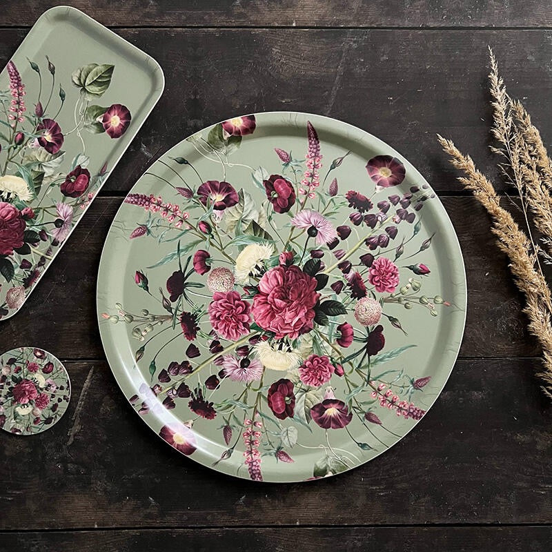 Bakke med smukt blomsterdesign til elegant servering · Niedziella & Friends