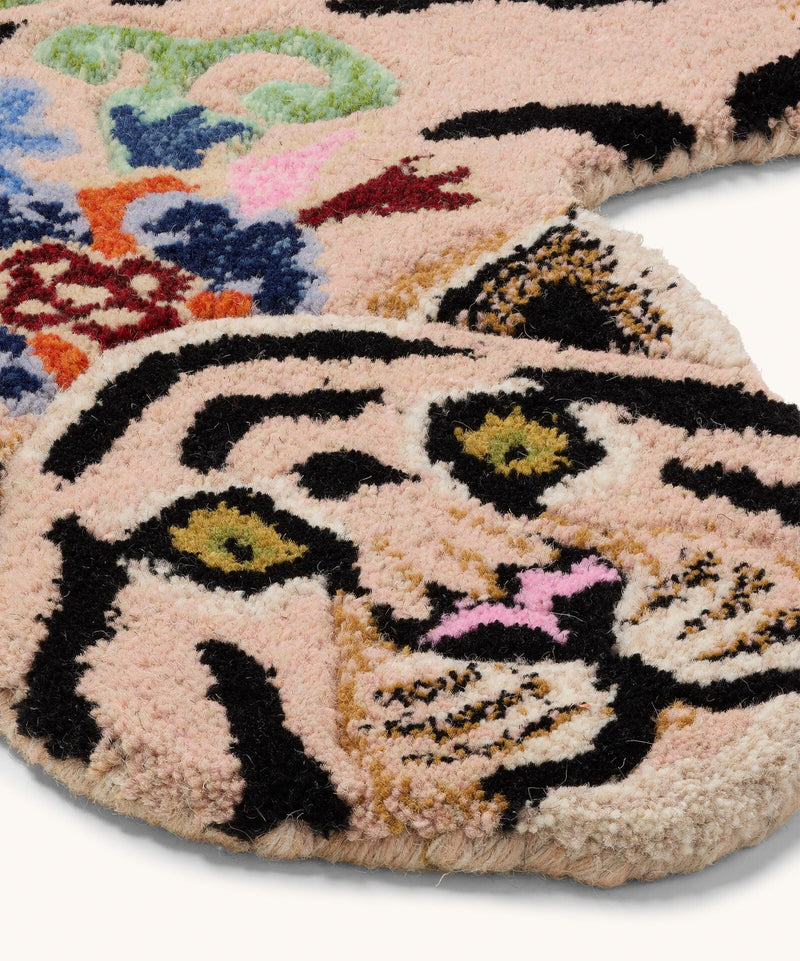 Håndlavet tæppe i uld | Tapis Amis · Tiger-tæppe fra Doing Goods | Niedziella & Friends 