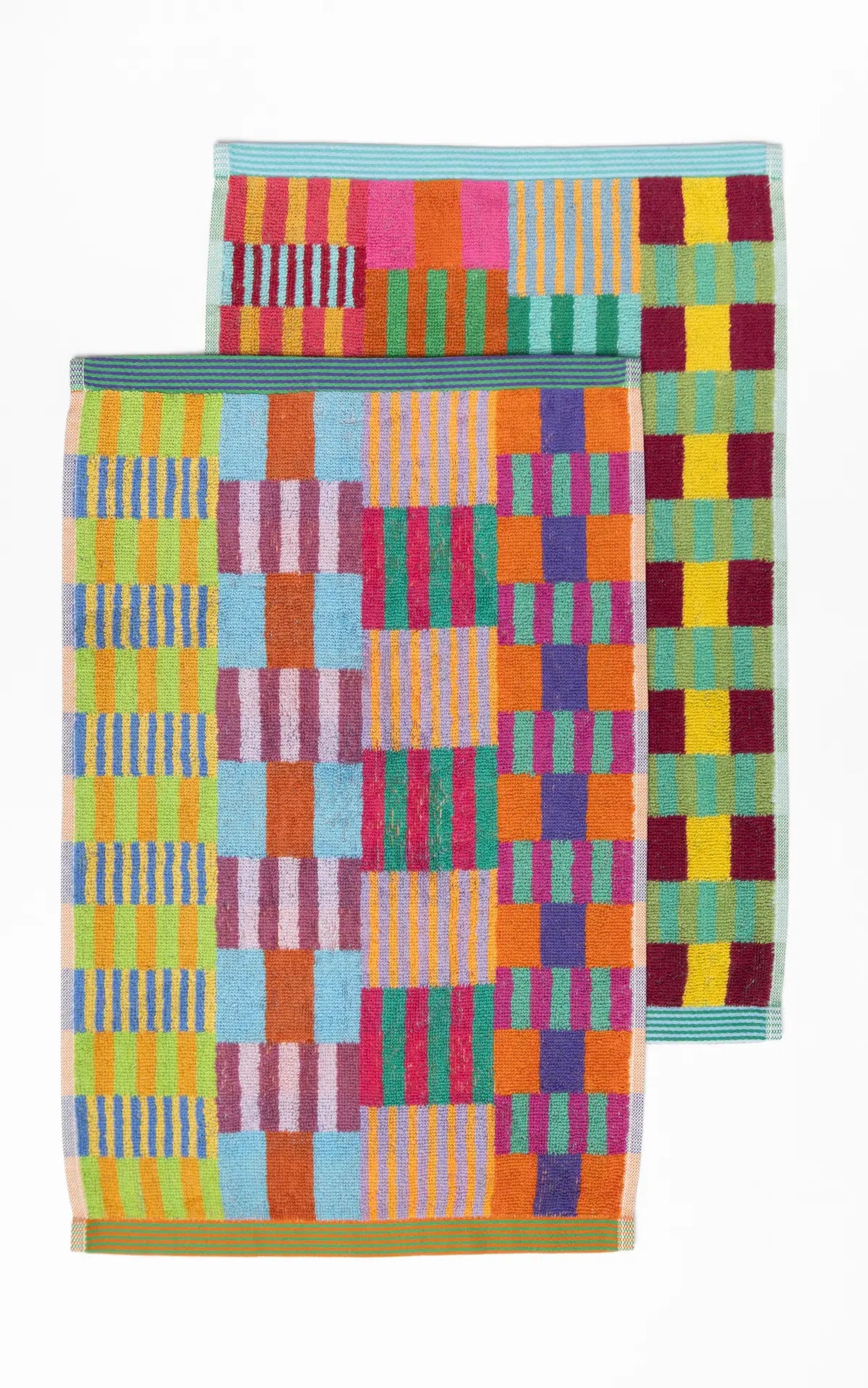 Bæredygtige gæstehåndklæder med farvestrålende tern · Lavet af garnrester fra tekstilindustrien · Designer af Foekje Fleur hos Niedziella & Friends