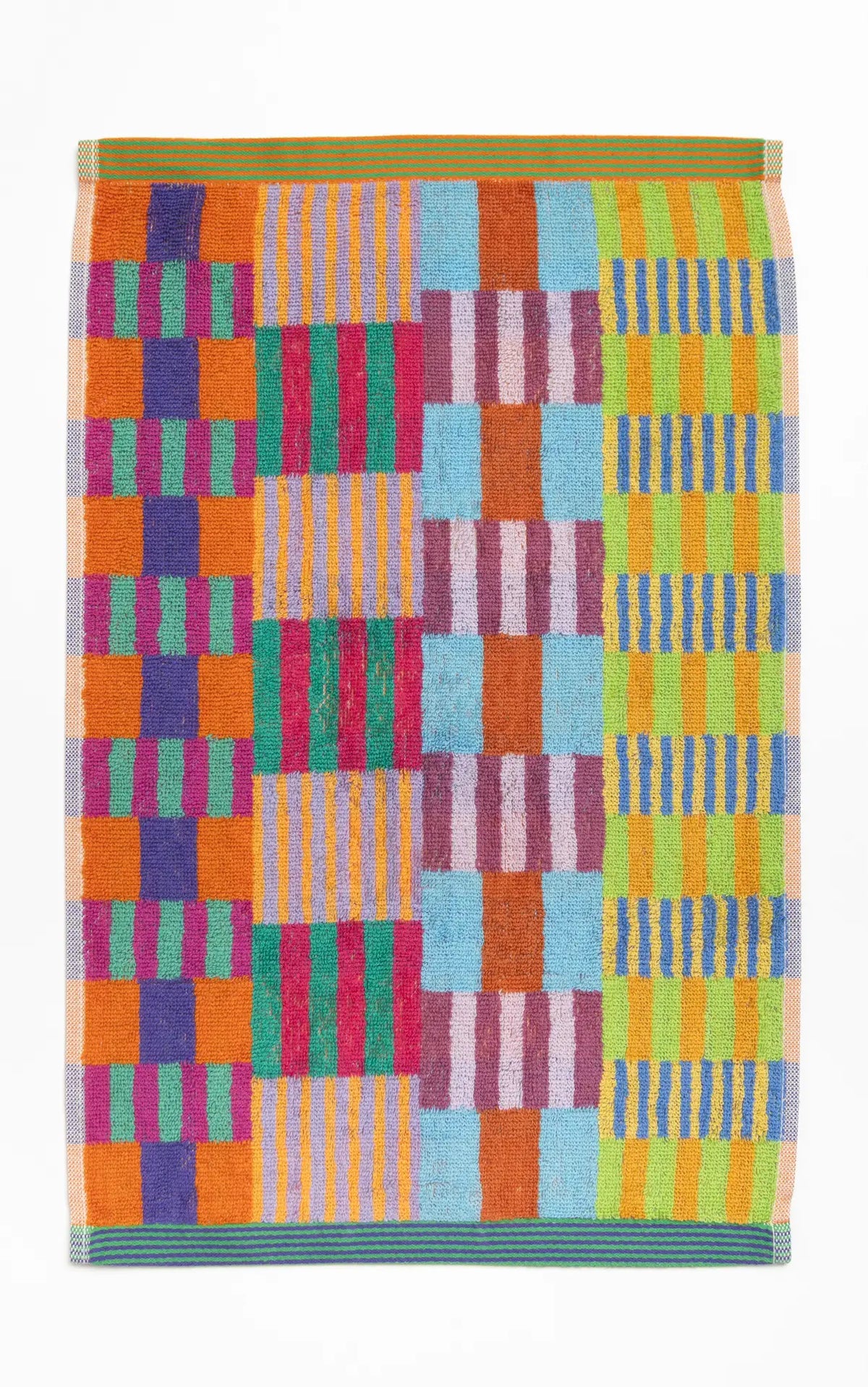 Bæredygtige gæstehåndklæder med farvestrålende tern · Lavet af garnrester fra tekstilindustrien · Designer af Foekje Fleur hos Niedziella & Friends