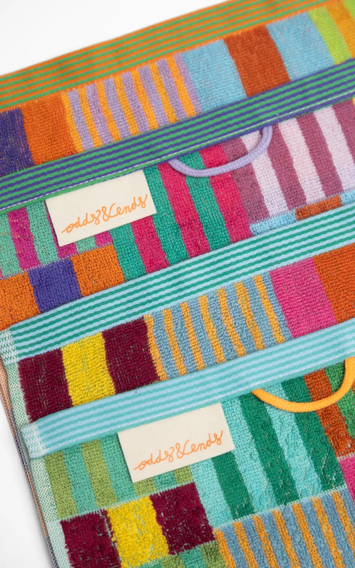 Bæredygtige gæstehåndklæder med farvestrålende tern · Lavet af garnrester fra tekstilindustrien · Designer af Foekje Fleur hos Niedziella & Friends