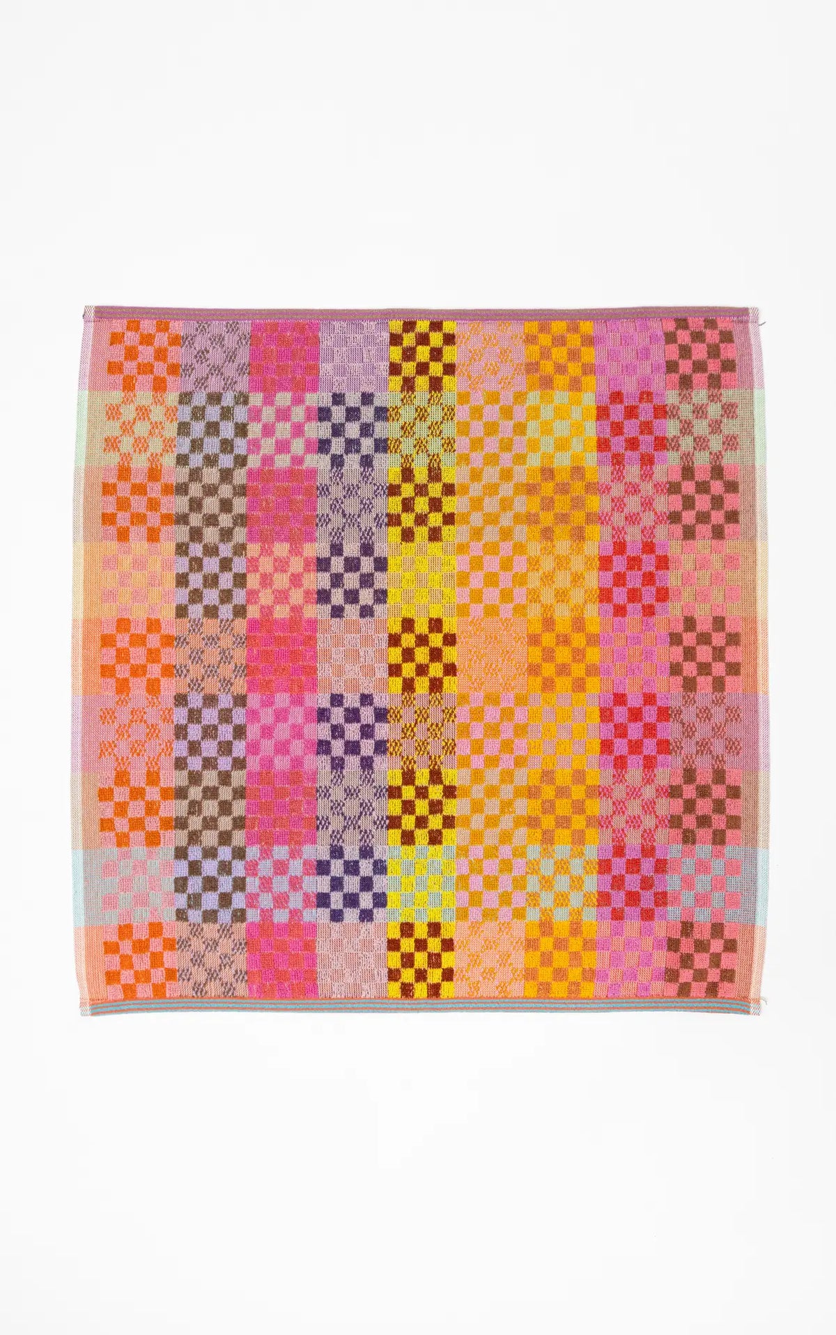 Køkkenhåndklæde med farvestrålende tern · Lavet af garnrester fra tekstilindustrien · Designer af Foekje Fleur hos Niedziella & Friends