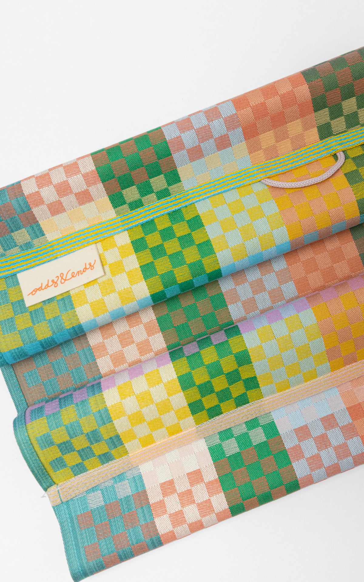 Bæredygtigt viskestykke med grafisk mønster i smukke farver · Lavet af garnrester fra tekstilindustrien · Designer af Foekje Fleur hos Niedziella & Friends