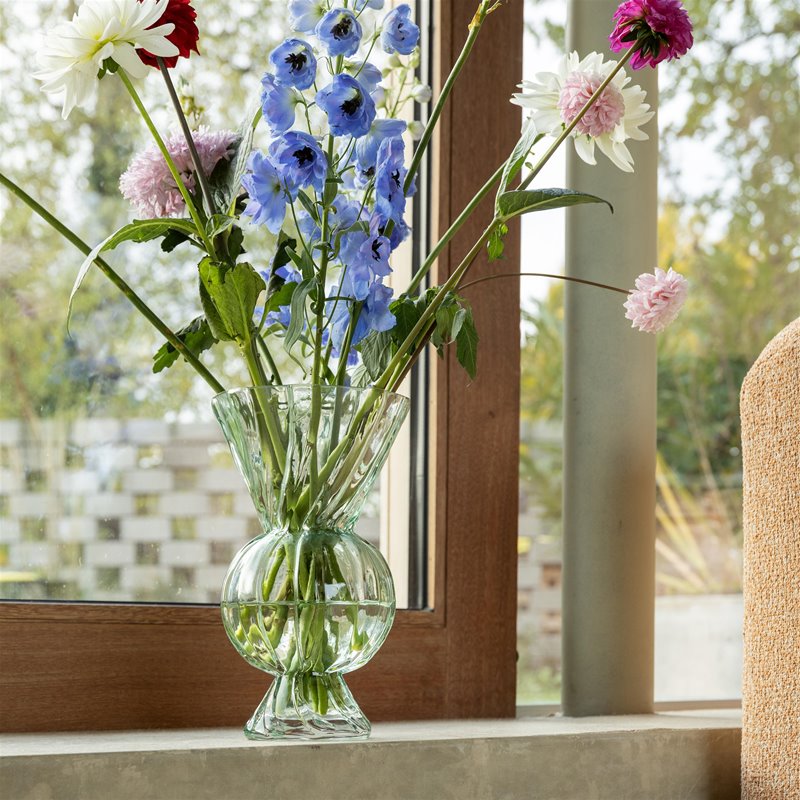 Lysegrøn vase i glas fra &Klevering Amsterdam hos Niedziella & Friends