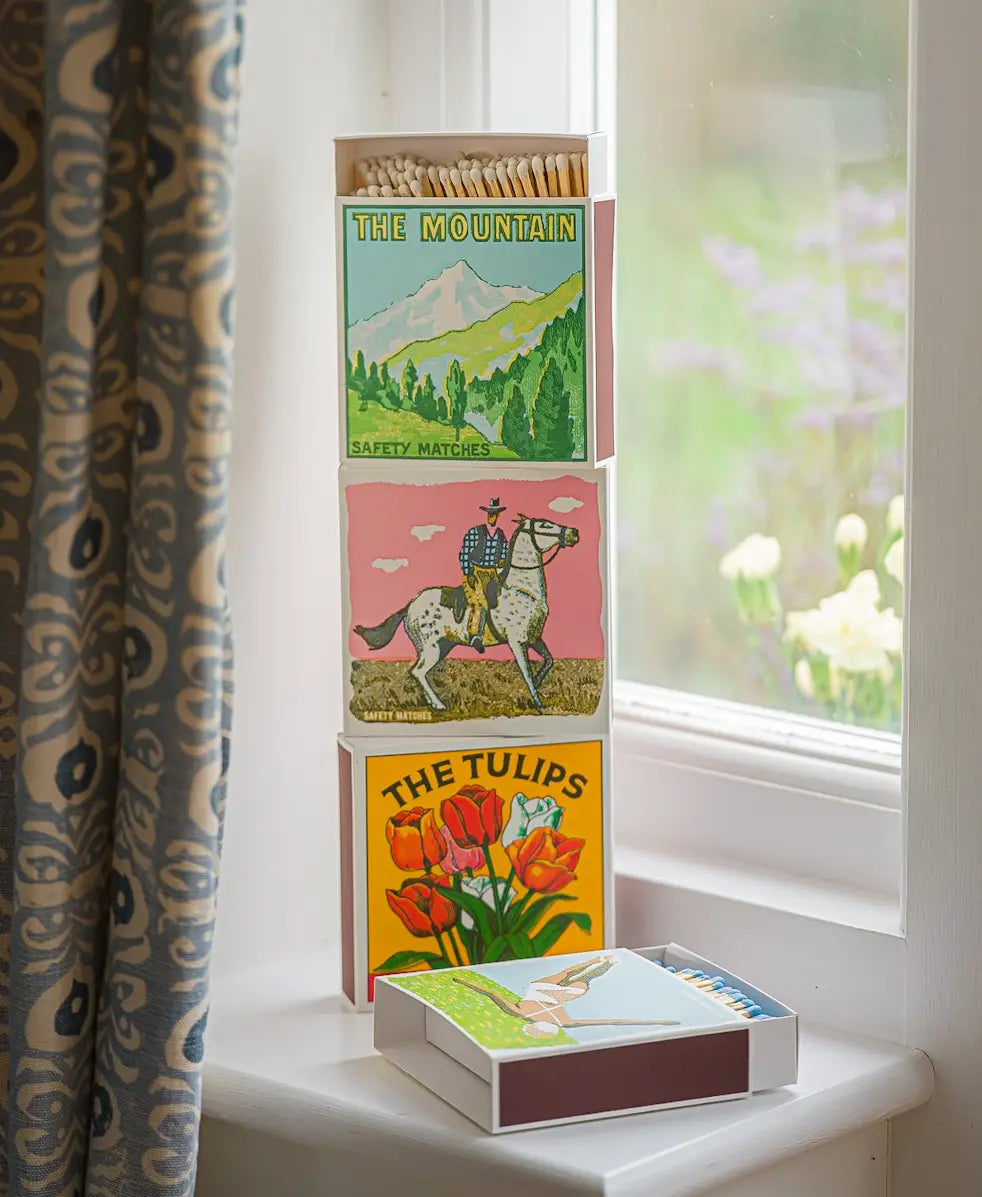 Dekorativ tændstiksæske med retro design fra Archivist Gallery · Niedziella & Friends