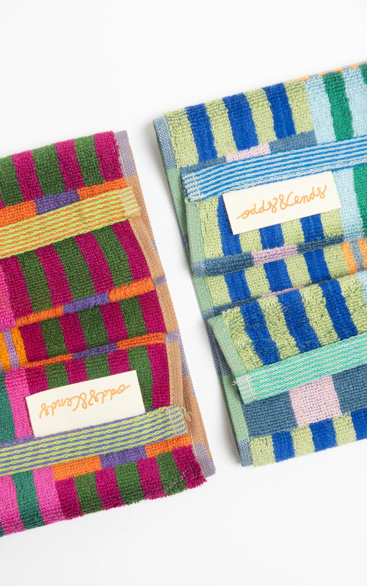 Gæstehåndklæder med farvestrålende tern · Lavet af garnrester fra tekstilindustrien · Designer af Foekje Fleur hos Niedziella & Friends
