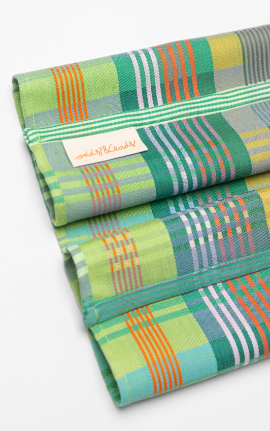 Viskestykke med mønster i grøn og sart pastel · Lavet af garnrester fra tekstilindustrien · Designer af Foekje Fleur hos Niedziella & Friends