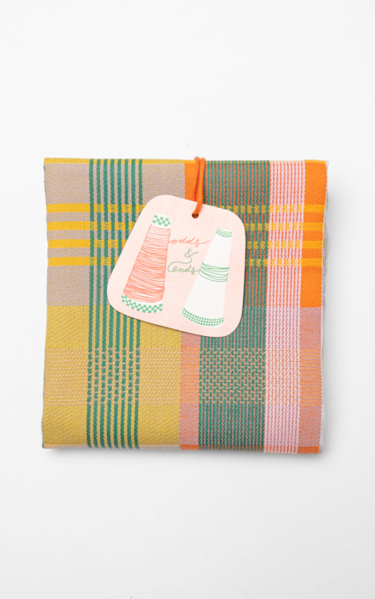 Viskestykke med mønster i mint, gul og sart pastel · Lavet af garnrester fra tekstilindustrien · Designer af Foekje Fleur hos Niedziella & Friends