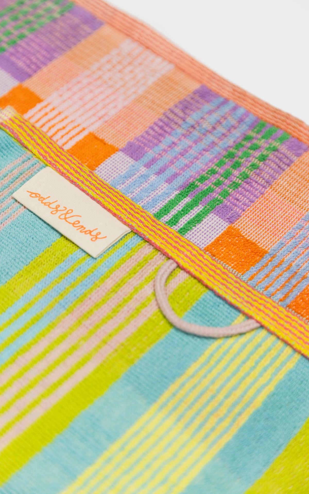 Multi-Klude med strålende pastel-tern · Lavet af garnrester fra tekstilindustrien · Designer af Foekje Fleur hos Niedziella & Friends