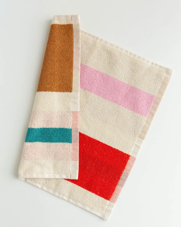 Klud 30 x 30 cm med smukke farver fra Suite702 X Martens & Martens · Køb hos Niedziella & Friends