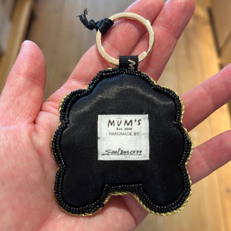 Hunde-nøglering håndbroderet i små perler · MUM's OY · Finsk design hos Niedziella & Friends