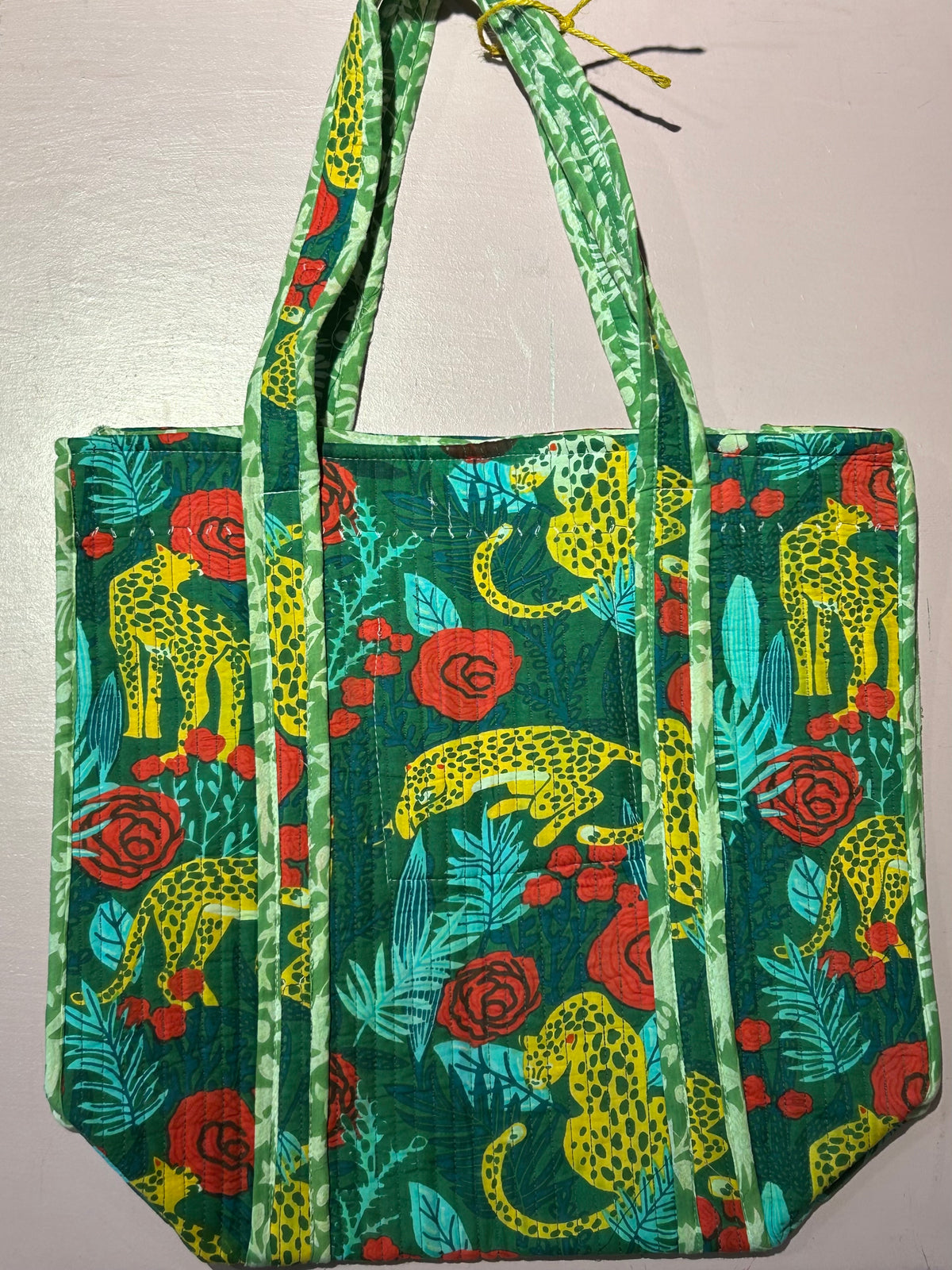 Projekttaske i 100% bomuld · Quiltet af rest-stof · Grøn med leopard · Niedziella & Friends