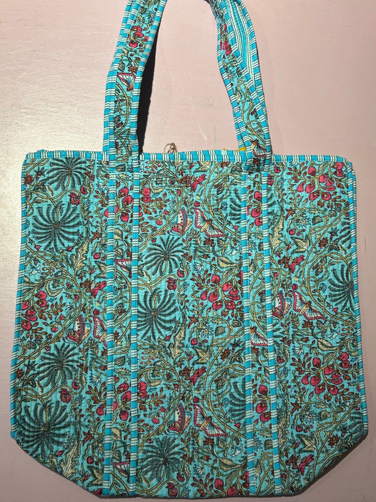 Projekttaske i 100% bomuld · Quiltet af rest-stof · Turkisblå med grene og sommerfugle · Niedziella & Friends