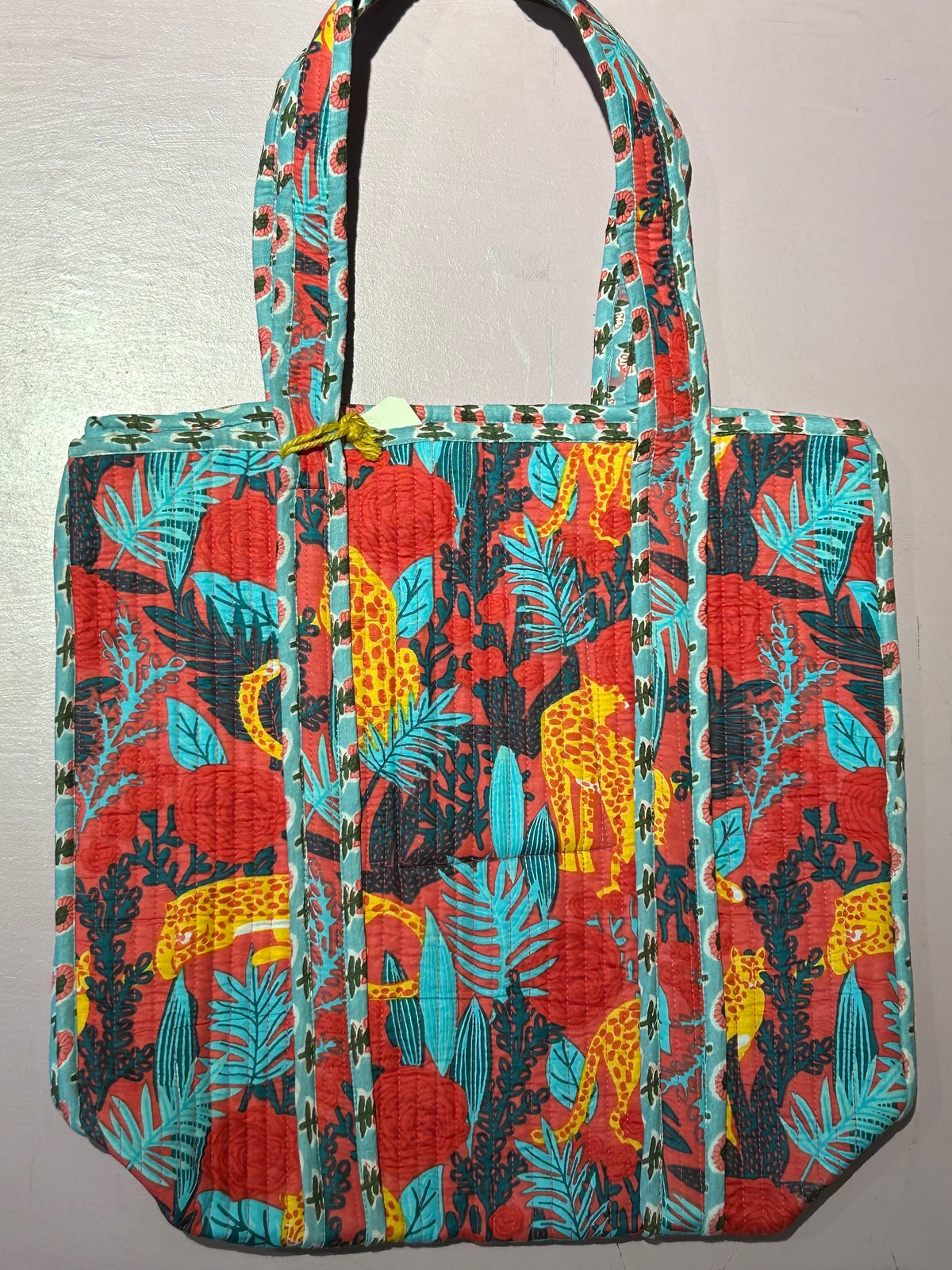 Projekttaske i 100% bomuld · Quiltet af rest-stof · Rød/turkisblå med leopard · Niedziella & Friends