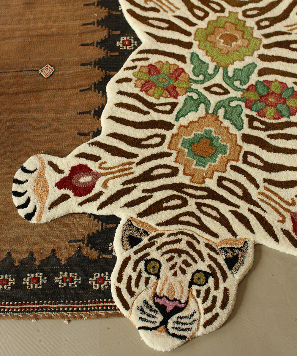Håndlavet tæppe i uld | Tapis Amis · Tiger Jill med mønster fra Doing Goods | Niedziella & Friends 