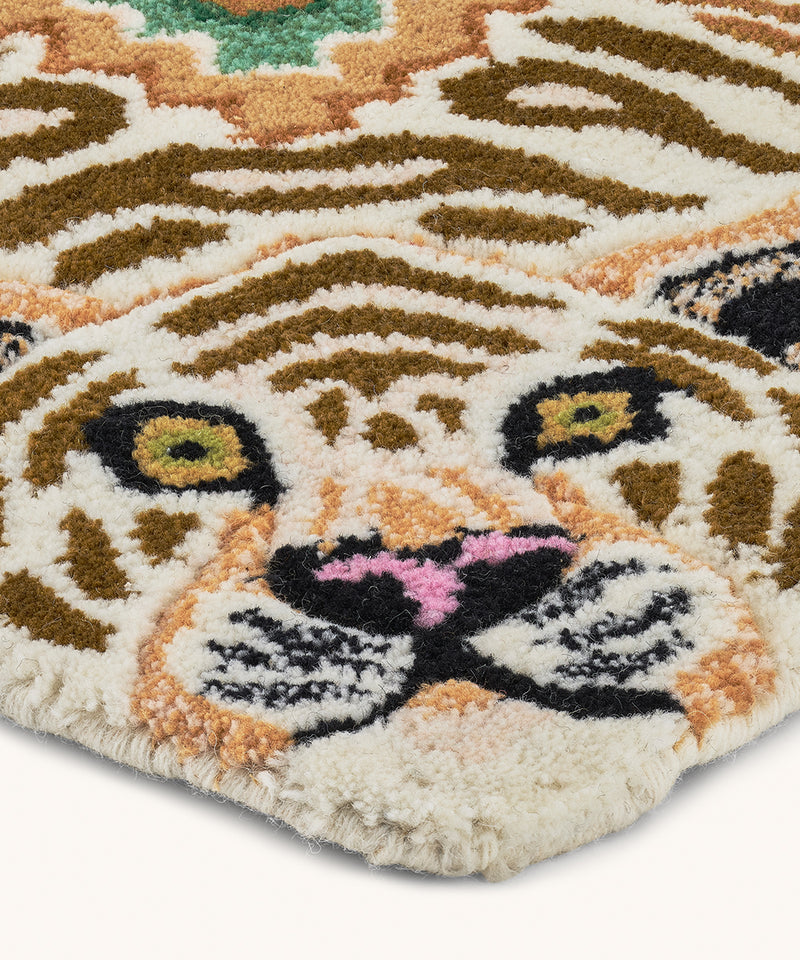 Håndlavet tæppe i uld | Tapis Amis · Tiger Jill med mønster fra Doing Goods | Niedziella & Friends 