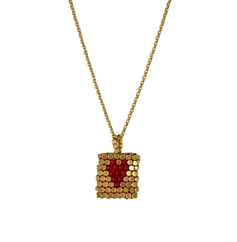 Håndlavet halskæde af små perler og med et rødt hjerte · Poppy fra IBU Jewels · hos Niedziella & Friends