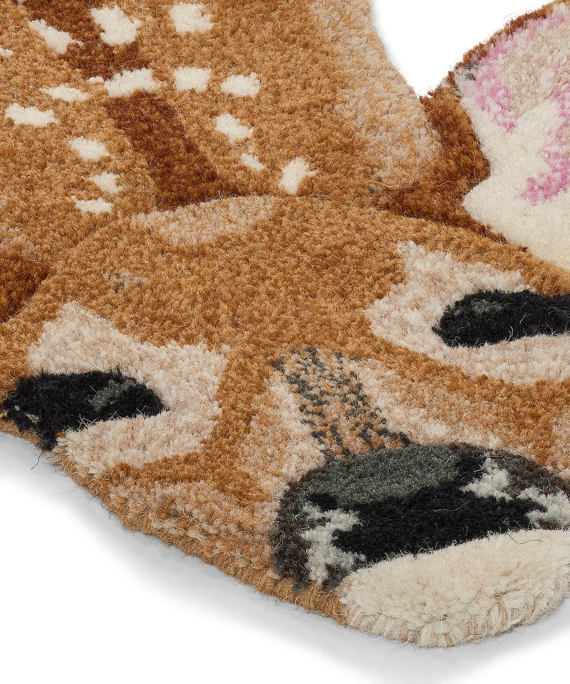 Håndlavet tæppe i uld | Tapis Amis · Rådyr-tæppe fra Doing Goods | Niedziella & Friends 