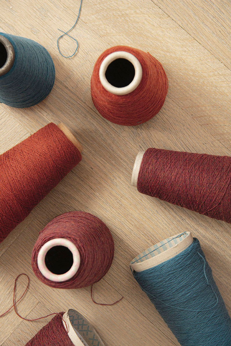 Weave Knit-pude • Vævestrikket i blødt uld · Niedziella & Friends