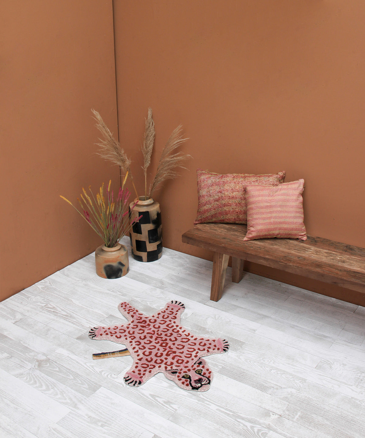 Håndlavet tæppe i uld | Tapis Amis · Pink leopard fra Doing Goods | Niedziella & Friends (3767431495757)