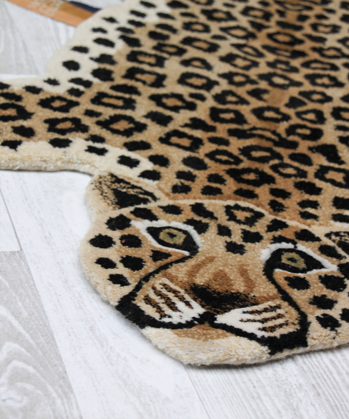 Håndlavet tæppe i uld | Tapis Amis · Stor leopard fra Doing Goods | Niedziella & Friends (4321092763725)