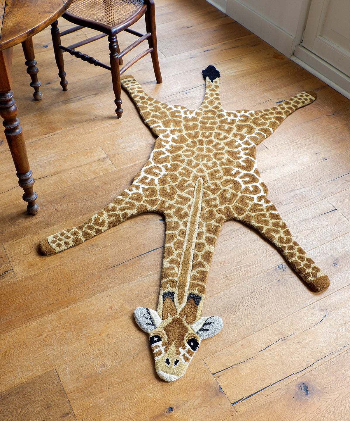 Håndlavet tæppe i uld | Tapis Amis · Stor giraf fra Doing Goods | Niedziella & Friends (5654370353306)