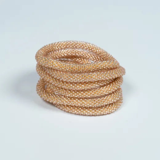 Håndlavet perlearmbånd med guldfarvede glasperler · Nepal-armbånd fra Lemosch · Niedziella & Friends  (7955112198372)